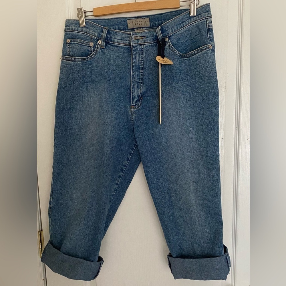 Christopher Blue Cropped Blue Jeans​​​​​​​​